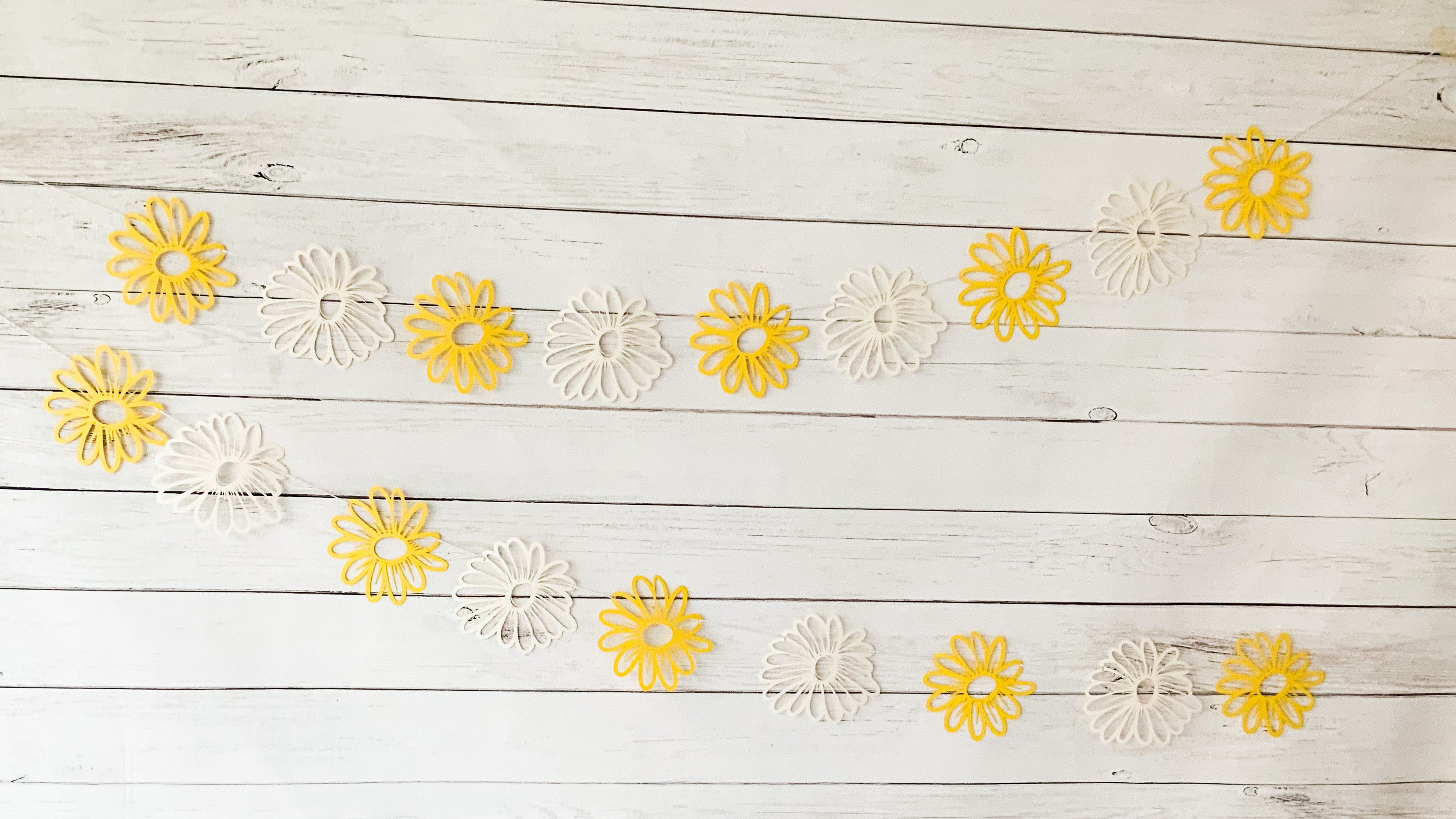Pinfliers Bumble Bee / Sunshine Theme Birthday Party Paper Daisy Bunting
